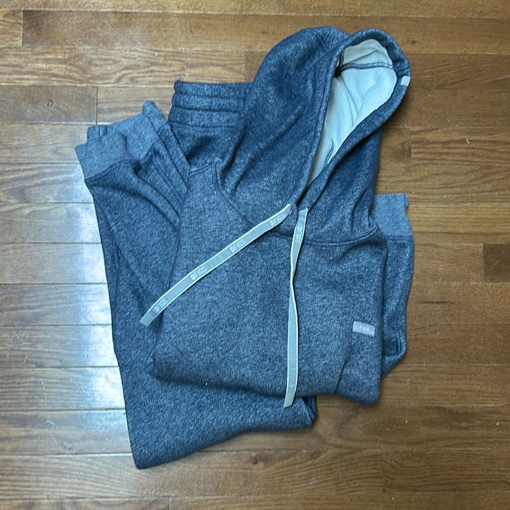 FIGS Off Shift Scrub Set